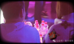 两个人的视频,两位主角的精彩瞬间与情感纠葛