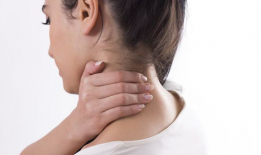 颈椎推拿按摩手法视频,轻松缓解颈肩不适，专业指导一学就会